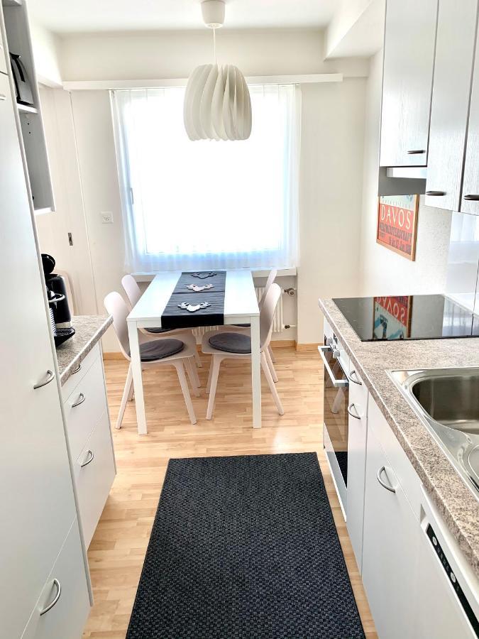 Holiday Apartment Bolgen - Close To Everything! Bolgen, Jakobshorn, Bus Stop, Train Station, Supermarket, Ski School, Ski Rentals, Restaurants And More! Давос Екстер'єр фото